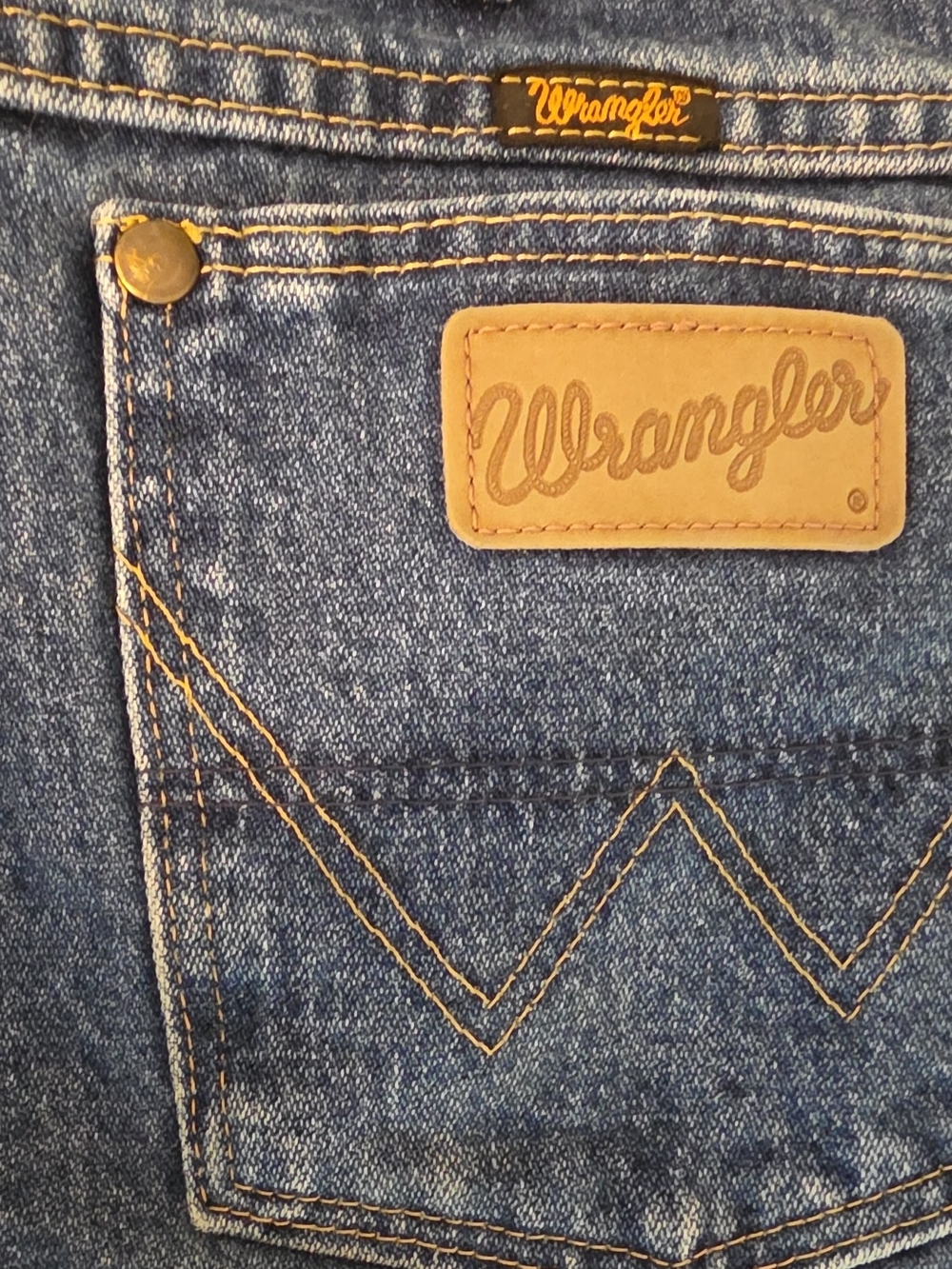 Wrangler Denim Jeans Pocket with Tan Leather Patch - Blue Cowboy Cut